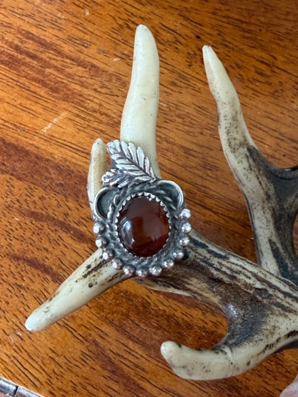 Sterling Silver Leaf Garnet-Red Cabochon Ring - SIZE 5/6 Women Jewelry